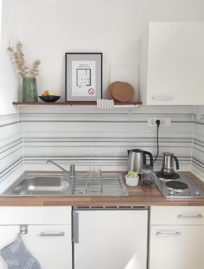 M&r Studio, And Town! Apartman